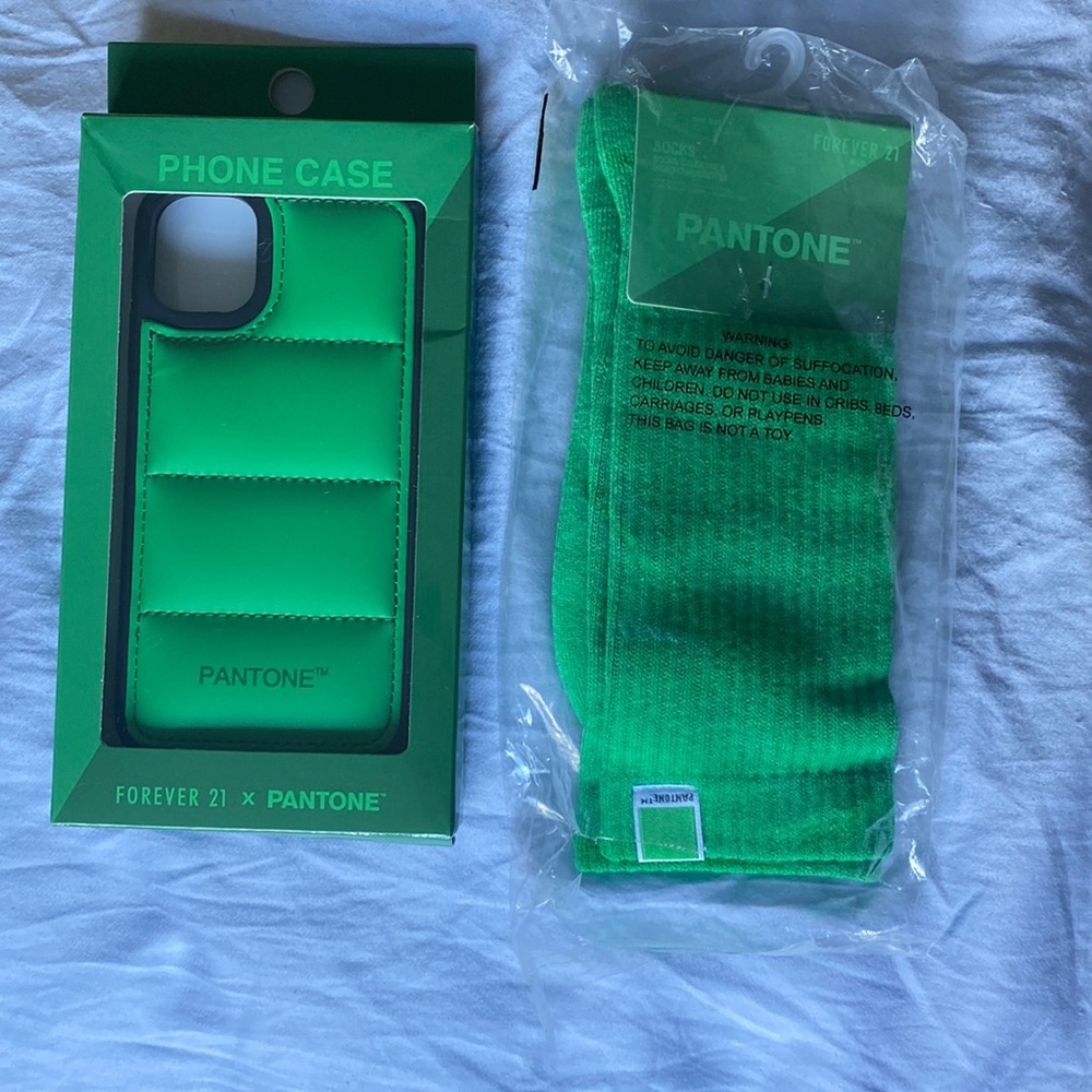 Green puffer iPhone 11 case w/ free matching socks